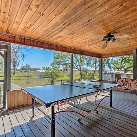 Family-Friendly Home With Deck By Rainbow Springs!